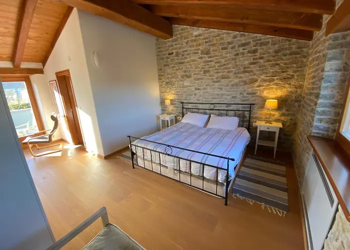 Villa Gornje Baredine 12 *