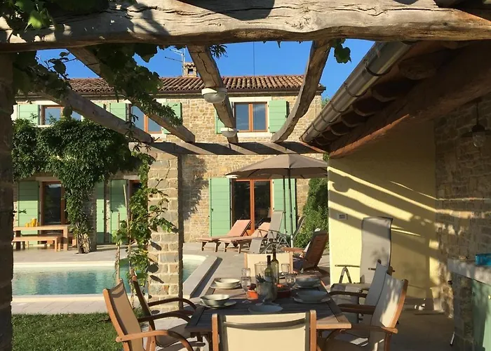 Gornje Baredine 12 *